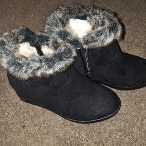 Boots! NWT/NIB Black on Black Furry 🖤👢